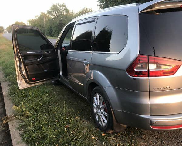 Серый Форд Галакси, объемом двигателя 2 л и пробегом 251 тыс. км за 11200 $, фото 7 на Automoto.ua