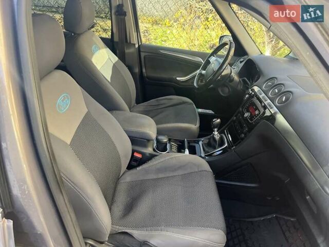 Серый Форд Галакси, объемом двигателя 2 л и пробегом 225 тыс. км за 9000 $, фото 7 на Automoto.ua