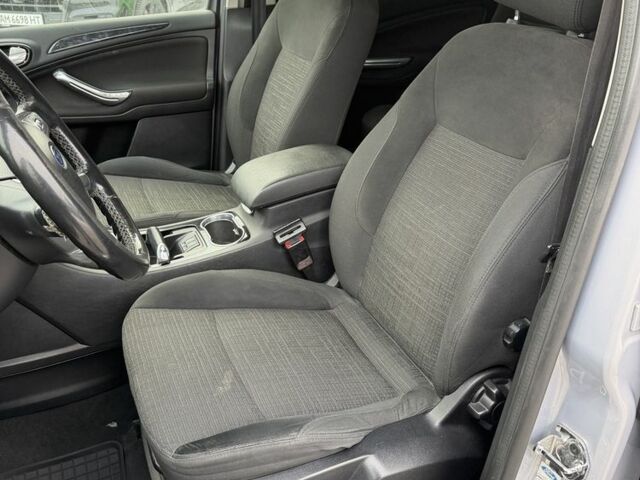 Серый Форд Галакси, объемом двигателя 2 л и пробегом 270 тыс. км за 11700 $, фото 6 на Automoto.ua