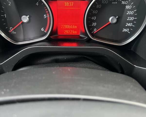 Сірий Форд Галаксі, об'ємом двигуна 2 л та пробігом 228 тис. км за 8500 $, фото 5 на Automoto.ua