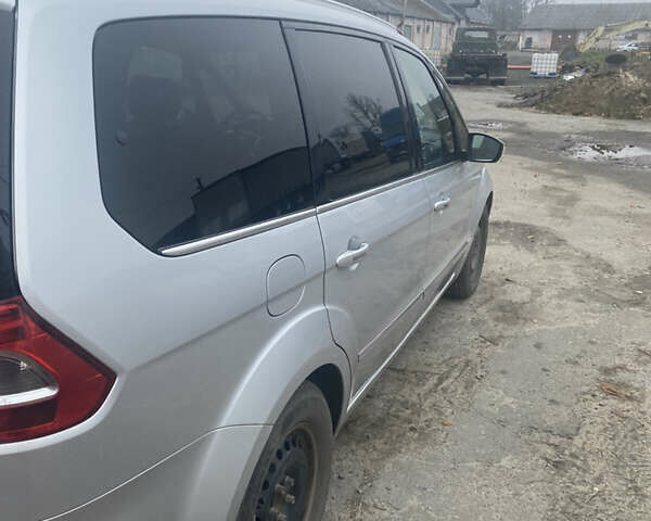 Серый Форд Галакси, объемом двигателя 2 л и пробегом 345 тыс. км за 11300 $, фото 4 на Automoto.ua