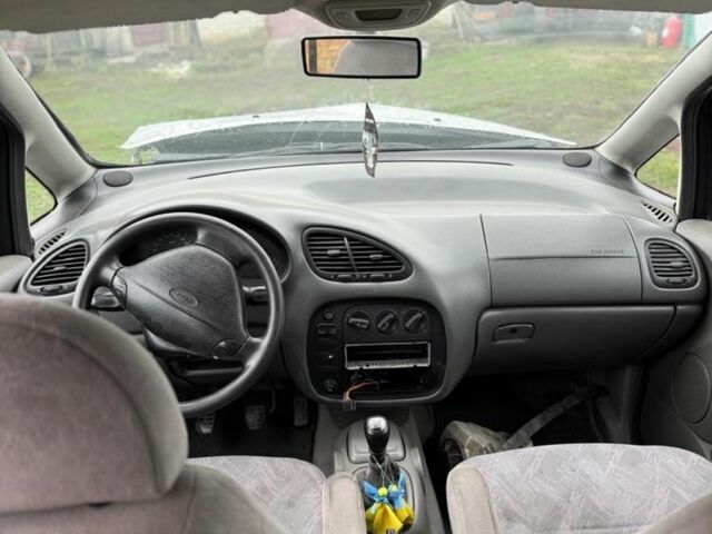 Серый Форд Галакси, объемом двигателя 2 л и пробегом 200 тыс. км за 1183 $, фото 2 на Automoto.ua