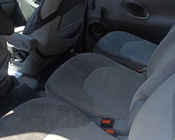 Форд Галакси 1997 в Черновцах на Automoto.ua Синий Форд Галакси, объемом двигателя 1.9 л и пробегом 350 тыс. км за 3100 $, фото 3 на Automoto.ua