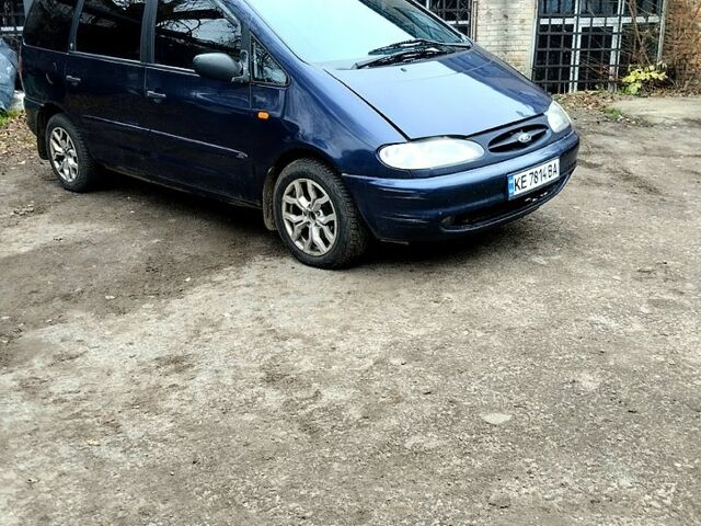 Синий Форд Галакси, объемом двигателя 2.3 л и пробегом 400 тыс. км за 2999 $, фото 4 на Automoto.ua