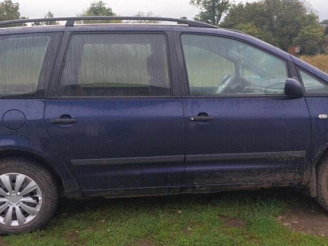 Синий Форд Галакси, объемом двигателя 1.9 л и пробегом 350 тыс. км за 3000 $, фото 4 на Automoto.ua