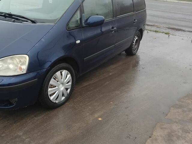 Синій Форд Галаксі, об'ємом двигуна 1.9 л та пробігом 111 тис. км за 1905 $, фото 1 на Automoto.ua