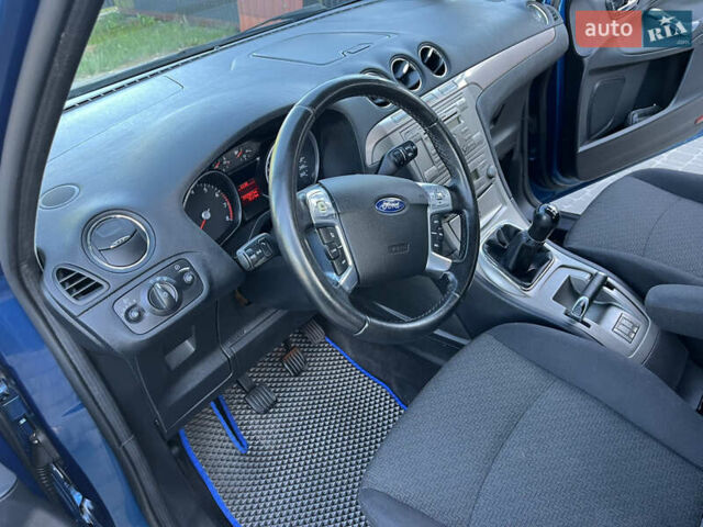 Синій Форд Галаксі, об'ємом двигуна 2 л та пробігом 233 тис. км за 6200 $, фото 51 на Automoto.ua
