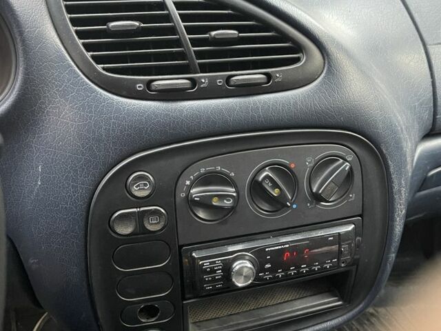 Форд Галакси 1996 в Вольнянске на Automoto.ua Зеленый Форд Галакси, объемом двигателя 0 л и пробегом 3 тыс. км за 650 $, фото 4 на Automoto.ua