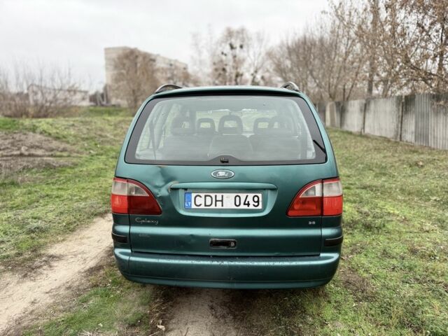 Зеленый Форд Галакси, объемом двигателя 2.3 л и пробегом 260 тыс. км за 1650 $, фото 5 на Automoto.ua