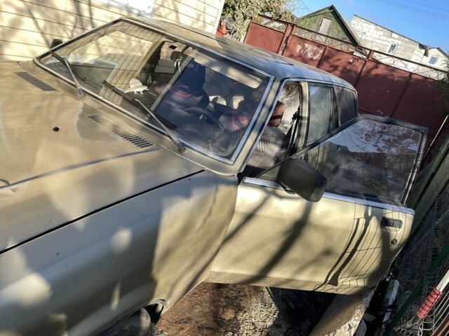 Бежевий Форд Гранада, об'ємом двигуна 2.3 л та пробігом 300 тис. км за 500 $, фото 4 на Automoto.ua