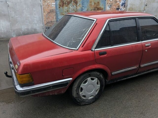 Красный Форд Гранада, объемом двигателя 2 л и пробегом 100 тыс. км за 750 $, фото 4 на Automoto.ua