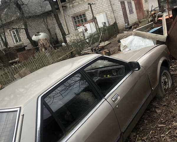 Форд Гранада, объемом двигателя 2.3 л и пробегом 250 тыс. км за 250 $, фото 6 на Automoto.ua