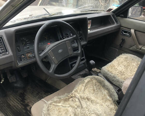 Форд Гранада, объемом двигателя 2.3 л и пробегом 250 тыс. км за 250 $, фото 4 на Automoto.ua