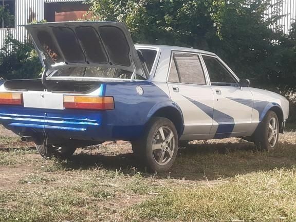 Сірий Форд Гранада, об'ємом двигуна 2.3 л та пробігом 1 тис. км за 2000 $, фото 5 на Automoto.ua