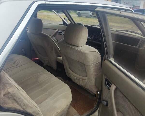 Форд Гранада 1984 у Львові на Automoto.ua Сірий Форд Гранада, об'ємом двигуна 2 л та пробігом 186 тис. км за 1500 $, фото 10 на Automoto.ua