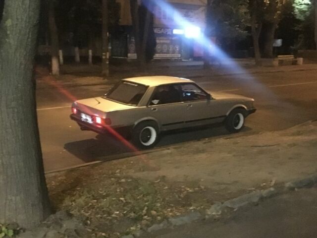 Сірий Форд Гранада, об'ємом двигуна 2 л та пробігом 300 тис. км за 999 $, фото 4 на Automoto.ua