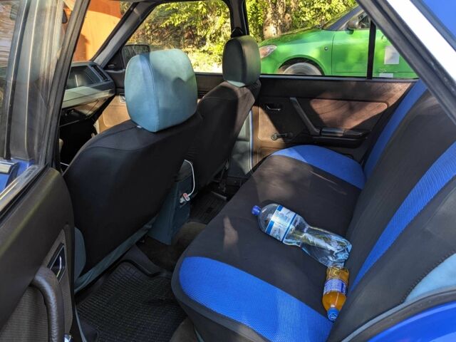 Форд Гранада 1982 в Кривом Роге на Automoto.ua Синий Форд Гранада, объемом двигателя 2.3 л и пробегом 300 тыс. км за 1100 $, фото 6 на Automoto.ua