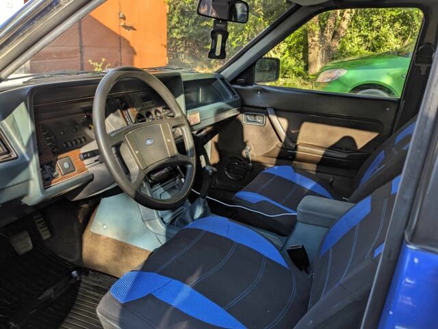 Форд Гранада 1982 в Кривом Роге на Automoto.ua Синий Форд Гранада, объемом двигателя 2.3 л и пробегом 300 тыс. км за 1100 $, фото 7 на Automoto.ua