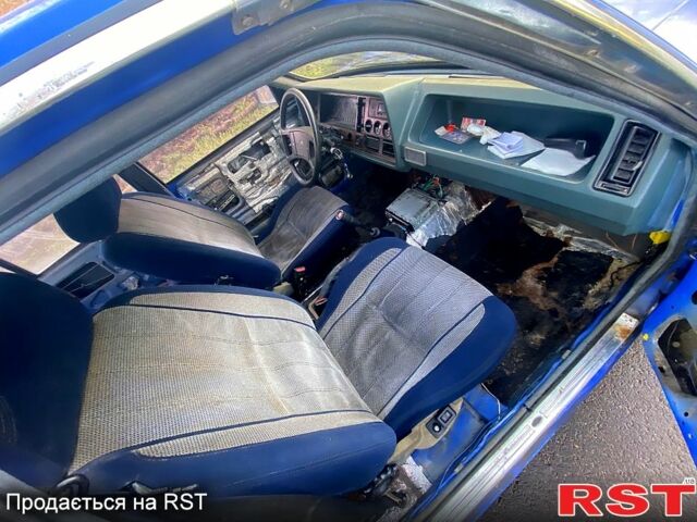 Синий Форд Гранада, объемом двигателя 2.3 л и пробегом 244 тыс. км за 1900 $, фото 9 на Automoto.ua