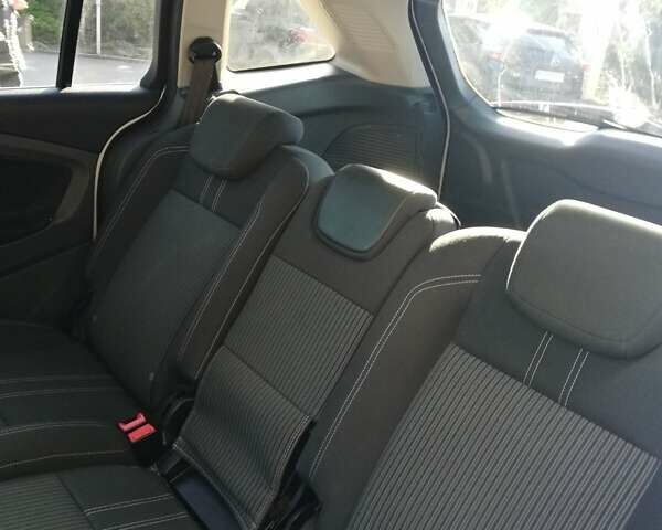 Белый Форд Гранд С-макс, объемом двигателя 1.6 л и пробегом 298 тыс. км за 8100 $, фото 5 на Automoto.ua