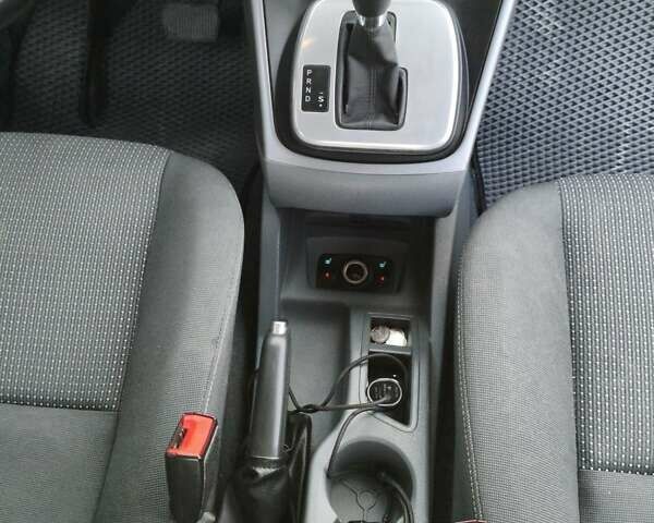 Белый Форд Гранд С-макс, объемом двигателя 2 л и пробегом 252 тыс. км за 9100 $, фото 1 на Automoto.ua