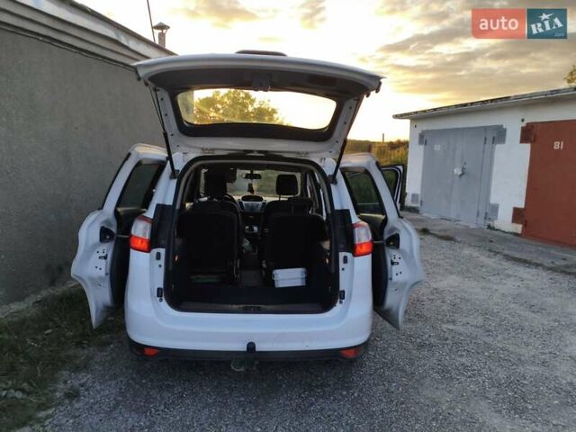 Белый Форд Гранд С-макс, объемом двигателя 2 л и пробегом 252 тыс. км за 9100 $, фото 3 на Automoto.ua