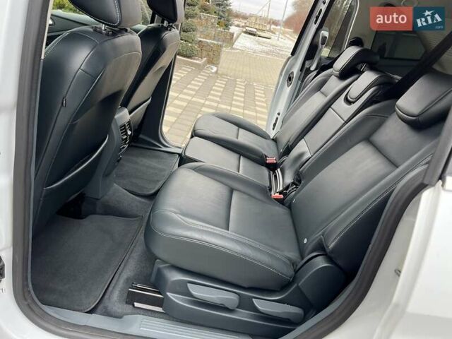 Білий Форд Гранд С-макс, об'ємом двигуна 1.6 л та пробігом 201 тис. км за 9950 $, фото 87 на Automoto.ua