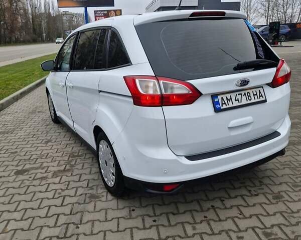 Белый Форд Гранд С-макс, объемом двигателя 1.5 л и пробегом 290 тыс. км за 8000 $, фото 1 на Automoto.ua