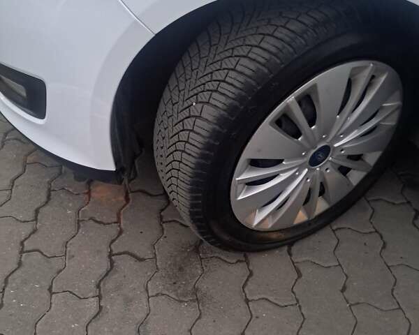 Белый Форд Гранд С-макс, объемом двигателя 1.5 л и пробегом 170 тыс. км за 9500 $, фото 6 на Automoto.ua