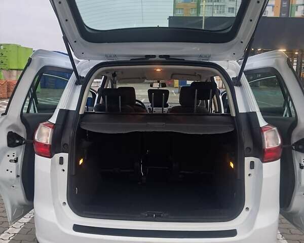 Белый Форд Гранд С-макс, объемом двигателя 1.5 л и пробегом 170 тыс. км за 9500 $, фото 10 на Automoto.ua