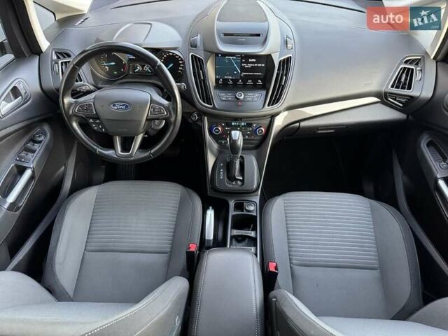 Белый Форд Гранд С-макс, объемом двигателя 1.5 л и пробегом 213 тыс. км за 10500 $, фото 26 на Automoto.ua