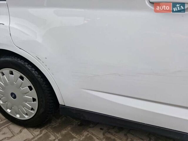 Белый Форд Гранд С-макс, объемом двигателя 1.5 л и пробегом 290 тыс. км за 8000 $, фото 5 на Automoto.ua