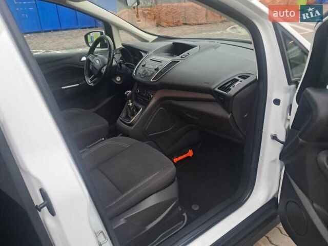 Белый Форд Гранд С-макс, объемом двигателя 1.5 л и пробегом 170 тыс. км за 9500 $, фото 15 на Automoto.ua