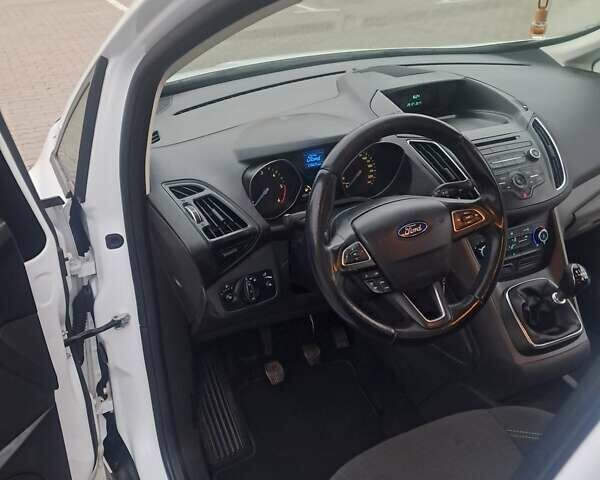 Белый Форд Гранд С-макс, объемом двигателя 1.5 л и пробегом 170 тыс. км за 9500 $, фото 12 на Automoto.ua