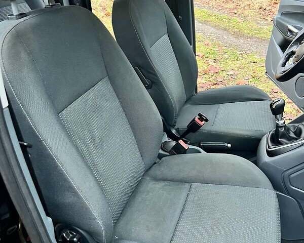 Черный Форд Гранд С-макс, объемом двигателя 1.56 л и пробегом 215 тыс. км за 7000 $, фото 34 на Automoto.ua