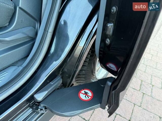 Чорний Форд Гранд С-макс, об'ємом двигуна 1.6 л та пробігом 201 тис. км за 8350 $, фото 156 на Automoto.ua