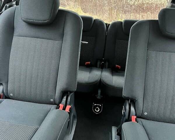 Черный Форд Гранд С-макс, объемом двигателя 1.56 л и пробегом 215 тыс. км за 7000 $, фото 28 на Automoto.ua