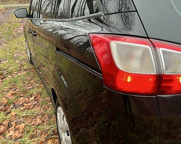 Черный Форд Гранд С-макс, объемом двигателя 1.56 л и пробегом 215 тыс. км за 7000 $, фото 14 на Automoto.ua