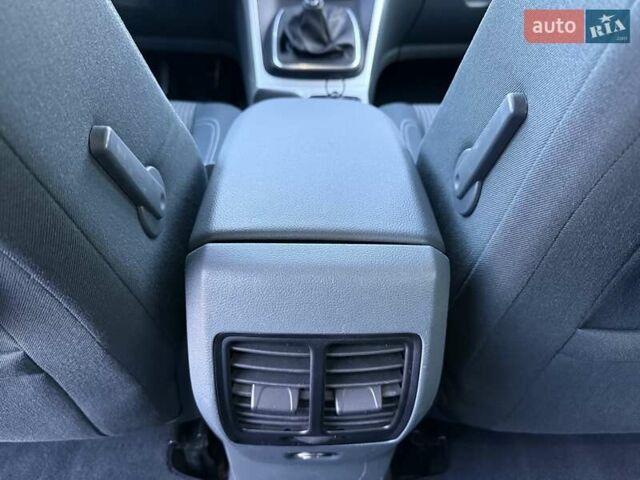 Чорний Форд Гранд С-макс, об'ємом двигуна 1.6 л та пробігом 201 тис. км за 8350 $, фото 134 на Automoto.ua