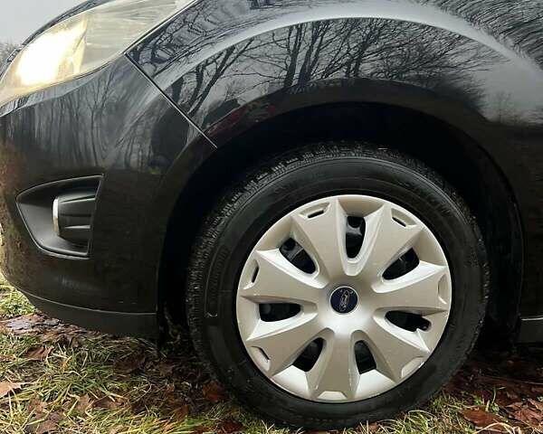 Черный Форд Гранд С-макс, объемом двигателя 1.56 л и пробегом 215 тыс. км за 7000 $, фото 6 на Automoto.ua