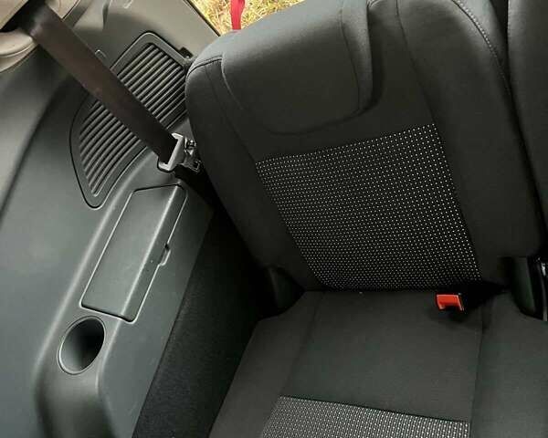 Черный Форд Гранд С-макс, объемом двигателя 1.56 л и пробегом 215 тыс. км за 7000 $, фото 36 на Automoto.ua