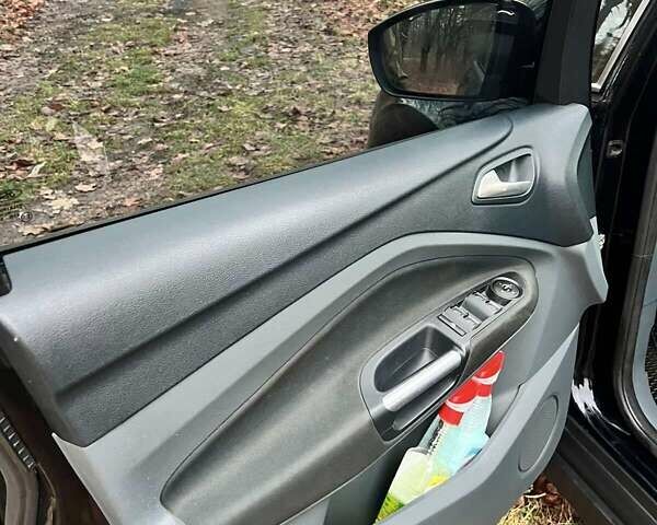 Черный Форд Гранд С-макс, объемом двигателя 1.56 л и пробегом 215 тыс. км за 7000 $, фото 31 на Automoto.ua