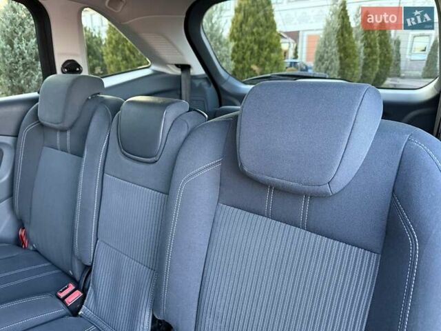 Чорний Форд Гранд С-макс, об'ємом двигуна 1.6 л та пробігом 201 тис. км за 8350 $, фото 152 на Automoto.ua