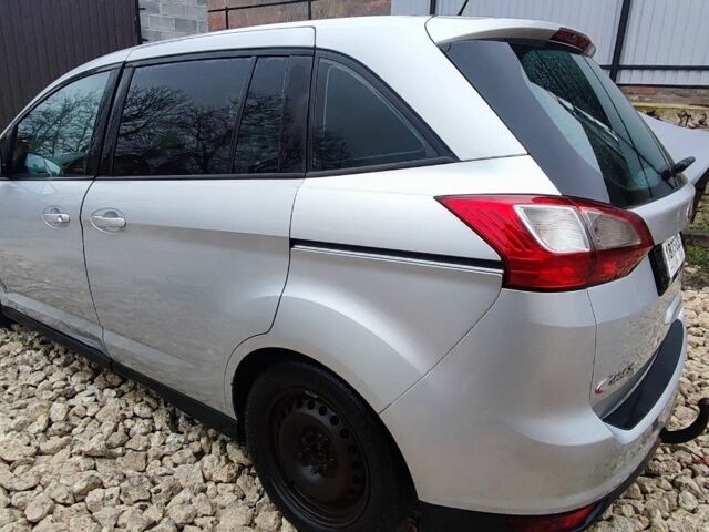 Черный Форд Гранд С-макс, объемом двигателя 2 л и пробегом 250 тыс. км за 5600 $, фото 4 на Automoto.ua