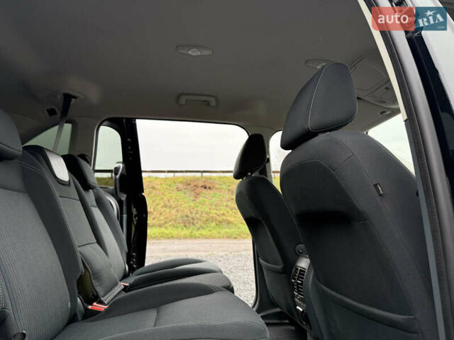 Чорний Форд Гранд С-макс, об'ємом двигуна 2 л та пробігом 203 тис. км за 11350 $, фото 15 на Automoto.ua