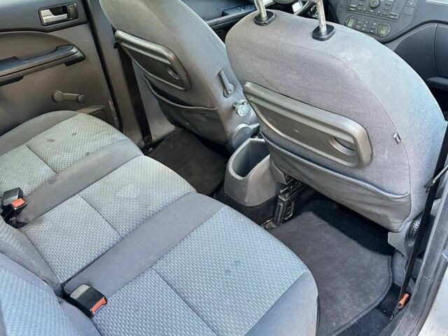 Серый Форд Гранд С-макс, объемом двигателя 0 л и пробегом 311 тыс. км за 1550 $, фото 6 на Automoto.ua