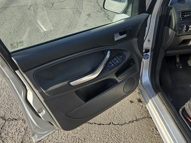 Сірий Форд Гранд С-макс, об'ємом двигуна 1.6 л та пробігом 300 тис. км за 4500 $, фото 8 на Automoto.ua