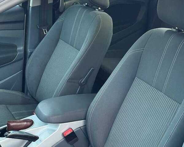 Серый Форд Гранд С-макс, объемом двигателя 1.56 л и пробегом 320 тыс. км за 6200 $, фото 9 на Automoto.ua