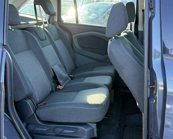 Серый Форд Гранд С-макс, объемом двигателя 1.6 л и пробегом 207 тыс. км за 7400 $, фото 31 на Automoto.ua