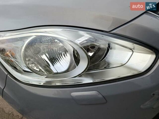Сірий Форд Гранд С-макс, об'ємом двигуна 1.6 л та пробігом 235 тис. км за 7500 $, фото 5 на Automoto.ua